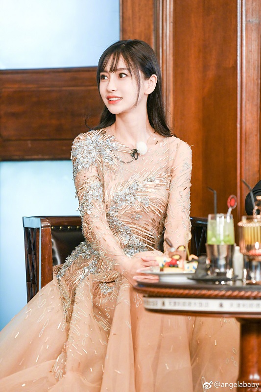 图片来源 微博 @angelababy