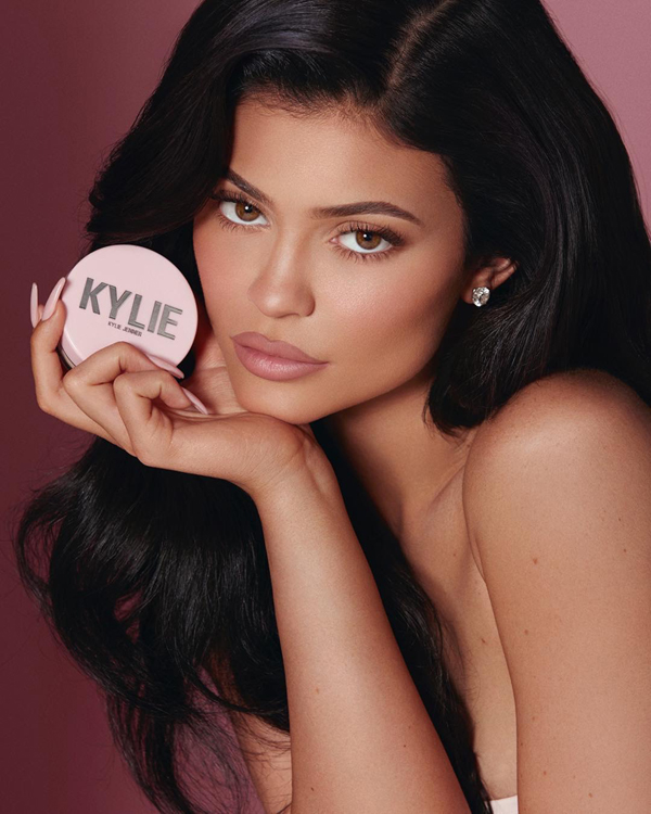 ​听说10亿富婆Kylie Jenner新出的护肤品被群嘲了？