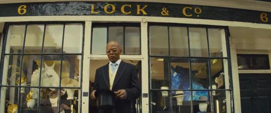 在《王牌特工》饰演反派的 Samuel.L.Jackson 从 Lock&Co.收获一顶礼帽